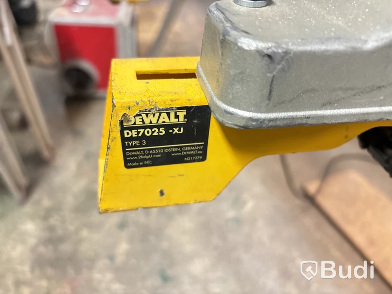 DeWalt kap och gersåg med stativ.