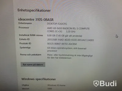 Kontorsarbetsplats med dubbla skärmar & dator