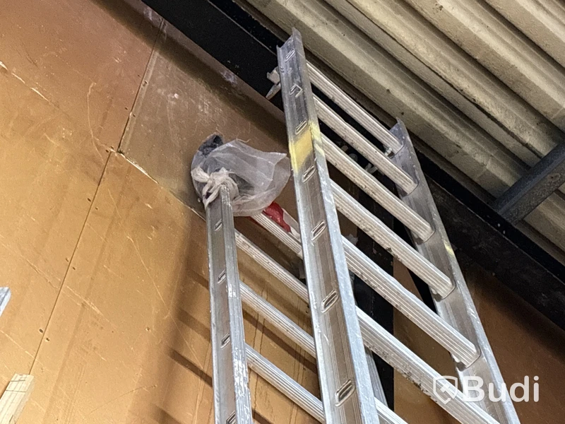 Långa aluminiumstegar 2st