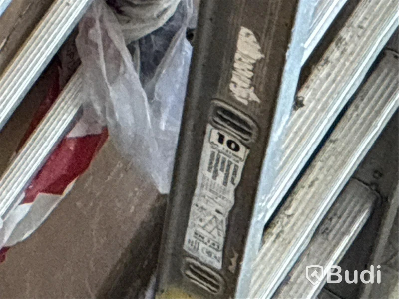 Långa aluminiumstegar 2st