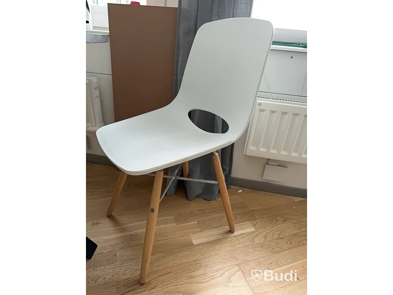Bord IKEA, 3 st stolar och matta