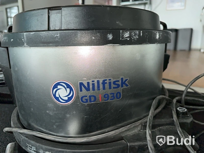 2 st Dammsugare Nilfisk OBS! reparationsobjekt