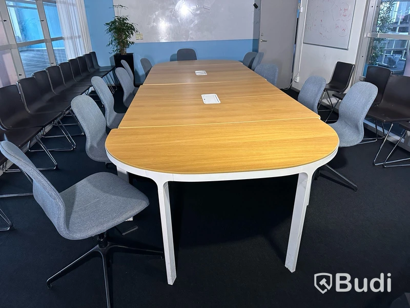 Konferensbord  och 12 st stolar