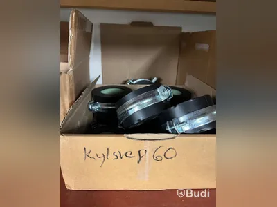 Stort parti fästmaterial
