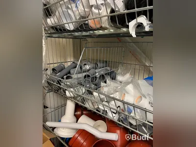 Stort parti med kopparkopplingar och rördelar med mera.