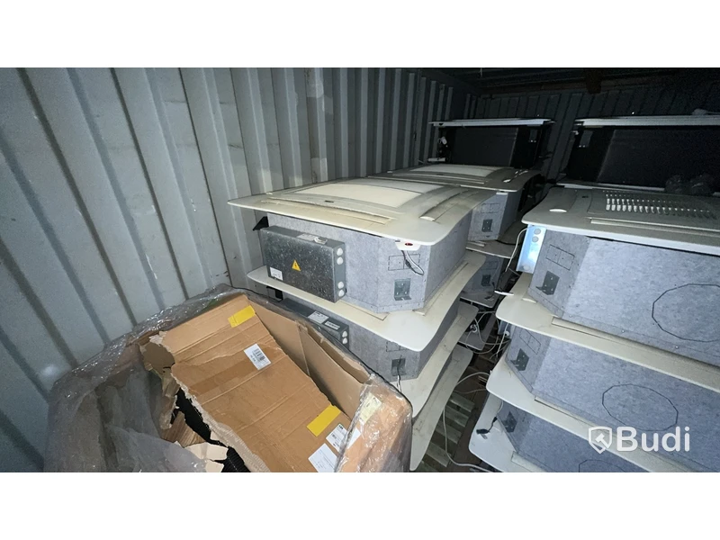 20 fots container med innehåll