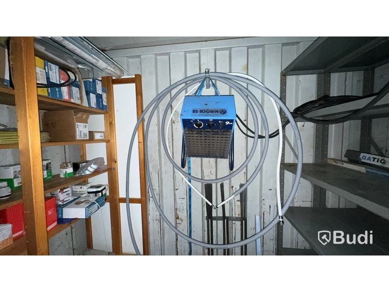 20 fots container med innehåll