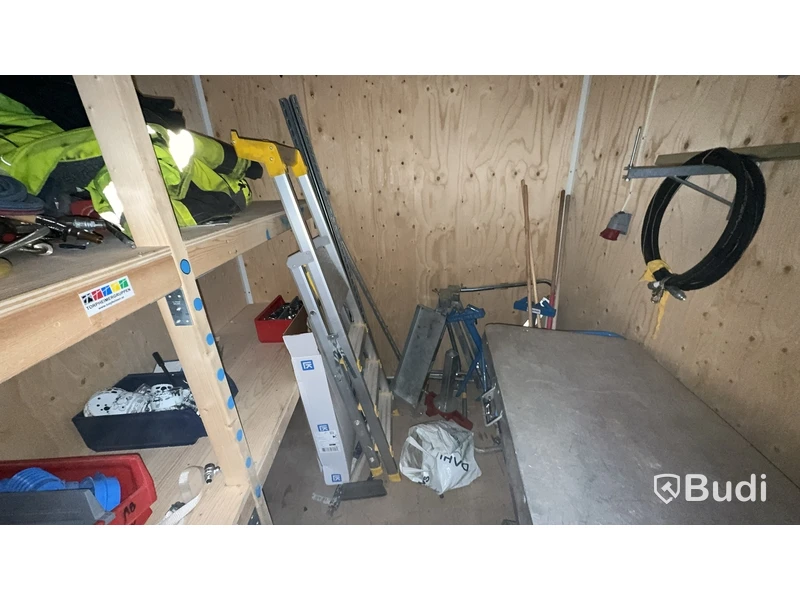20 fots container med innehåll