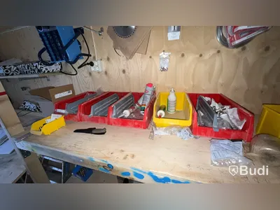 20 fots container med innehåll