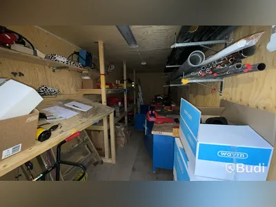 20 fots container med innehåll