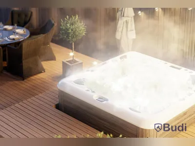 Spabad Luxuz Light NY i kartong inklusive skyddslock. (Ordinarie pris 89 999 kr ink moms) -1509908
