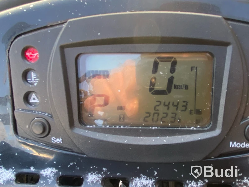 ATV Dinli Centhor 700 | 2443 km | 202h | 2012