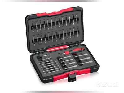 1 st. borrskruvdragare 12V inkl. bitssats, samt 1. st laddare och 1 st. 1500 mAh-batteri. Totalt ord. pris ink. moms ca: 890 kr.