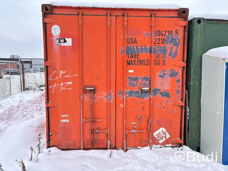 Container 20-fot med innehåll.