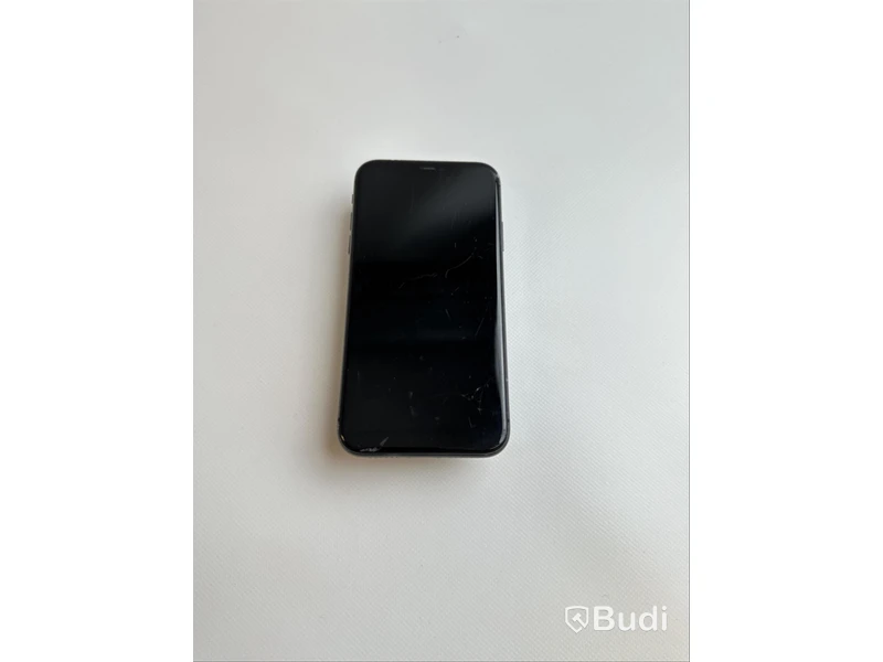 Mobil Apple iPhone 11 64GB svart, OBS! Sprucken fram/baksida.