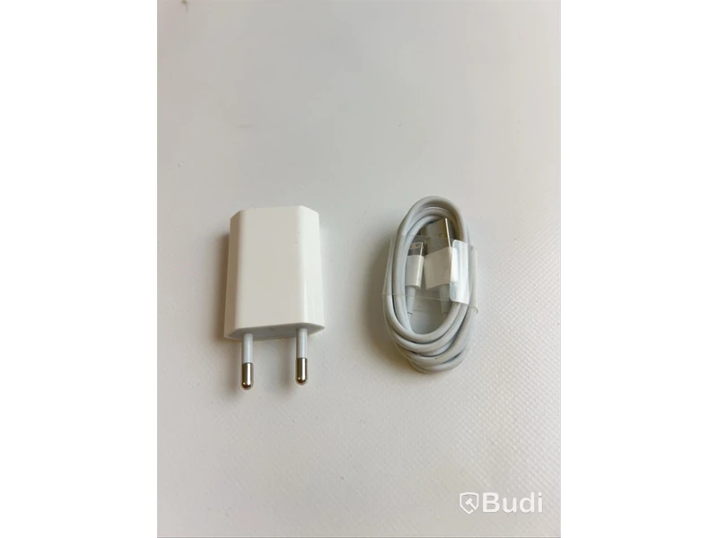 Mobil Apple iPhone 11 64GB inkl. laddare Obs! Repor på fram/baksida