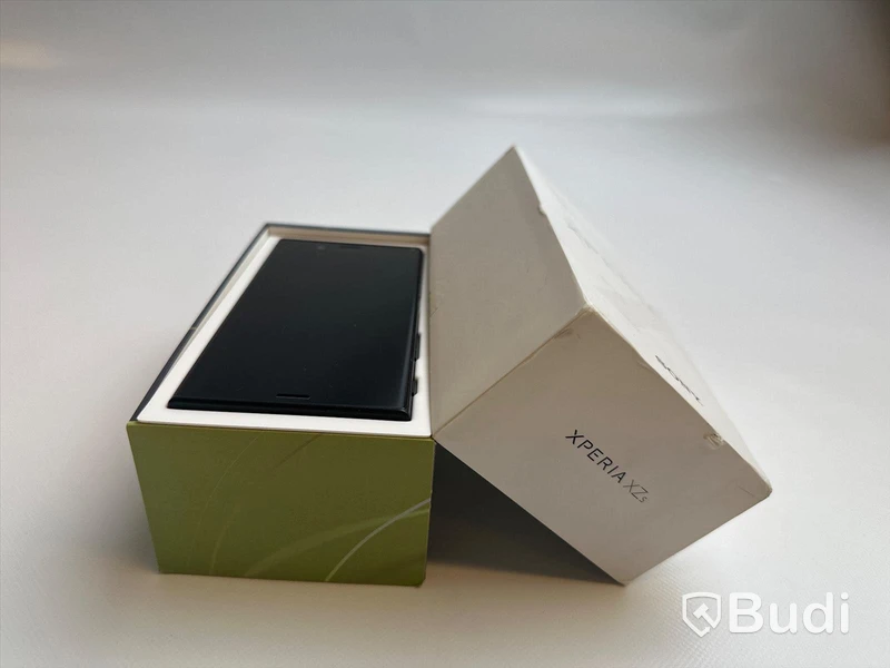 Mobil Sony Xperia XZs 32GB, svart, med originalförpackning, inkl. laddare.