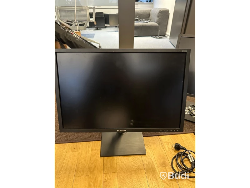 3St. SAMSUNG S24E650XW 24” Full HD inkl. Strömkabel.