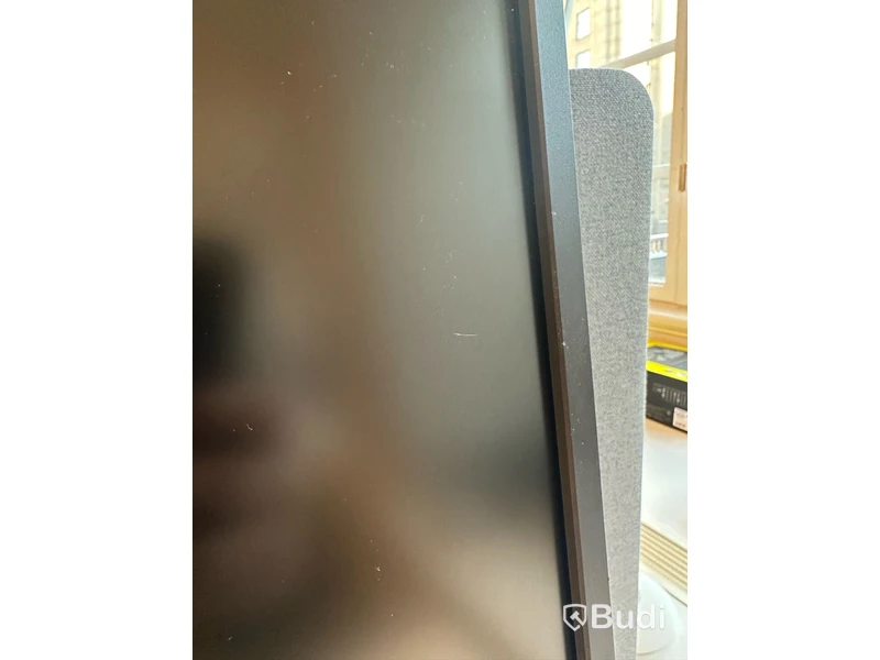 Dell 43tum datorskärm 4k 60hz. OBS! Skrapad skärm.