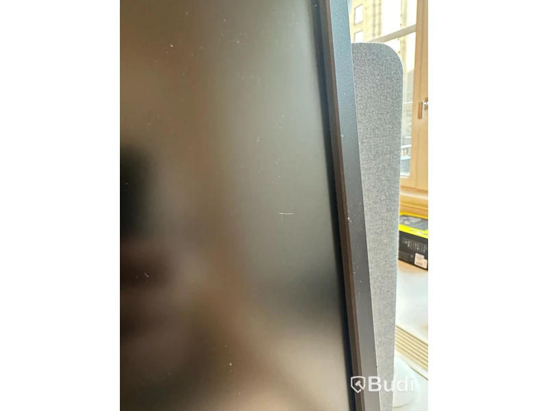 Dell 43tum datorskärm 4k 60hz. OBS! Skrapad skärm.