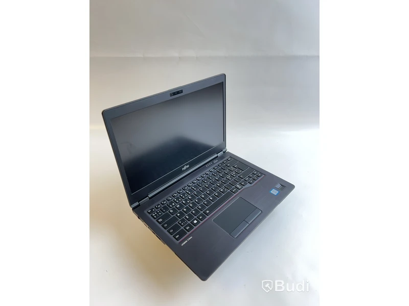 Dator Fujitsu Lifebook U747 inkl. laddare och dock. OBS! Inget OS.