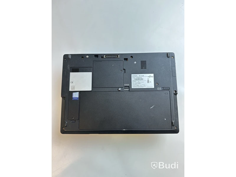 Dator Fujitsu Lifebook U747 inkl. Laddare och dock. OBS! Inget OS.