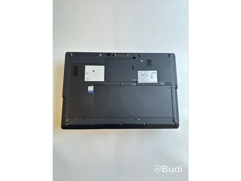 Dator Fujitsu Lifebook U757 inkl. Laddare OBS! Inget OS.