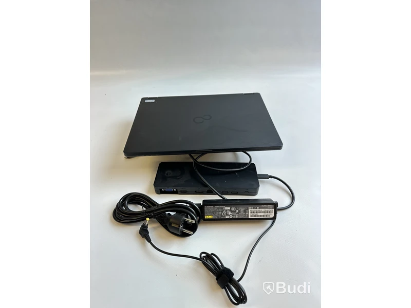 Dator Fujitsu Lifebook U747 inkl. Laddare och dock. OBS! Inget OS.