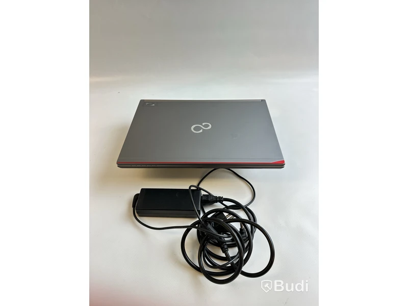 Dator Fujitsu Lifebook E746 inkl. Laddare. OBS! Inget OS