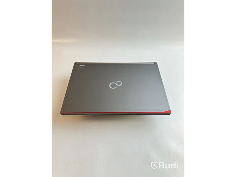 Dator Fujitsu Lifebook E744 inkl. Laddare. OBS! Inget OS