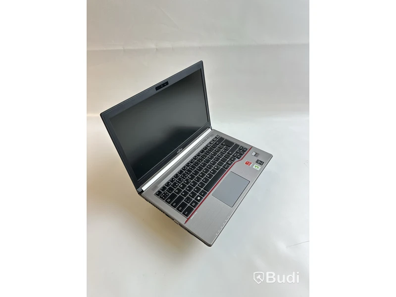 Dator Fujitsu Lifebook E744 inkl. Laddare. OBS! Inget OS