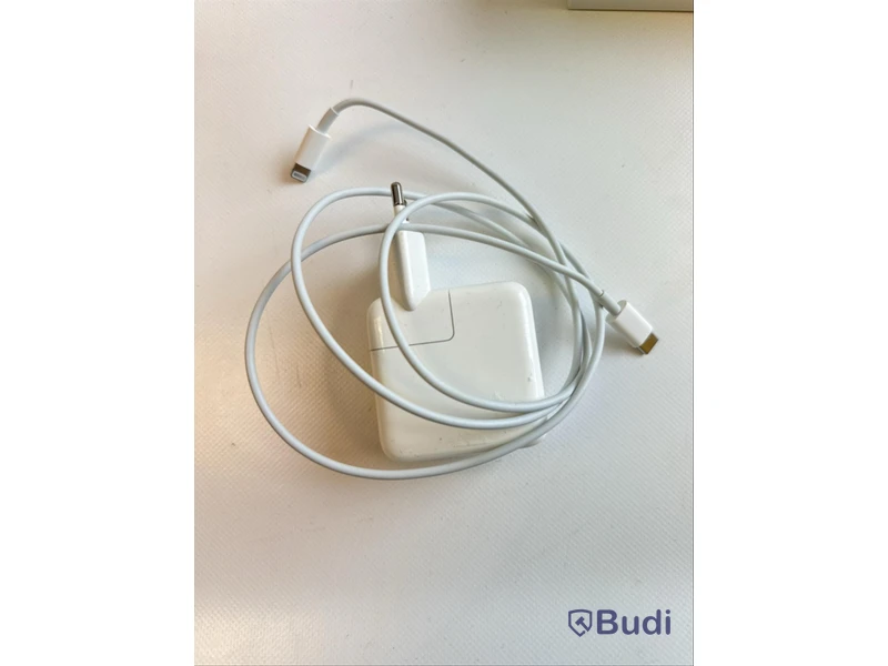 Surfplatta Apple iPad 8th gen 32GB inkl. laddare. Med originalförpackning