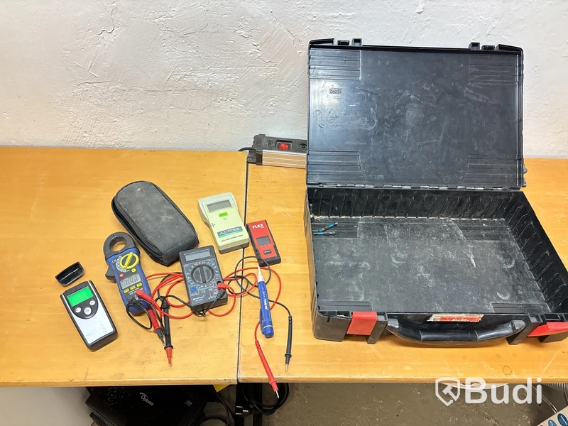 Avståndsmätare, fuktmätare, multimeter m.m.