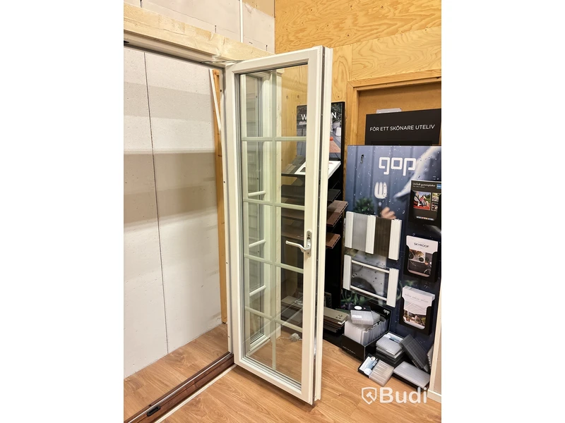 Utåtgående parönsterdörr NorDan Tanum 14x21 med fasta sidoljus 3x21
