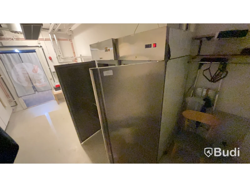 Inventarier från Sushi-restaurang. Stort Parti.