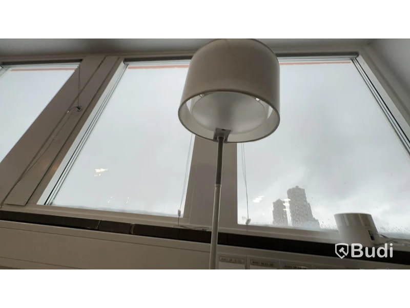 Stol och lampa