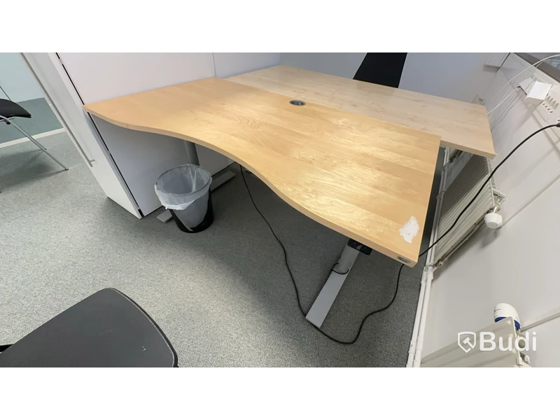 Höj- och sänkbart skrivbord Kinnarps B140 D80 cm