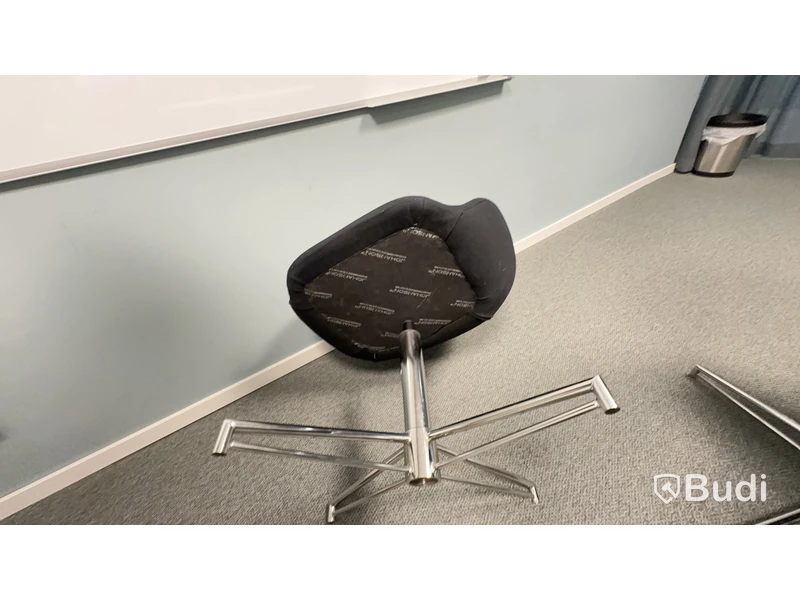 Konferensbord med 6 st. stolar. L240 B100 H72 cm