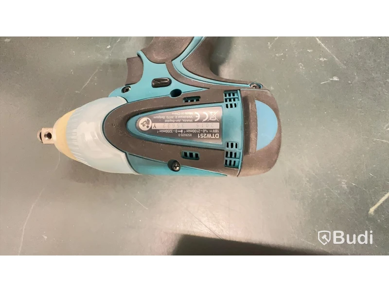 Makita DTW251Z