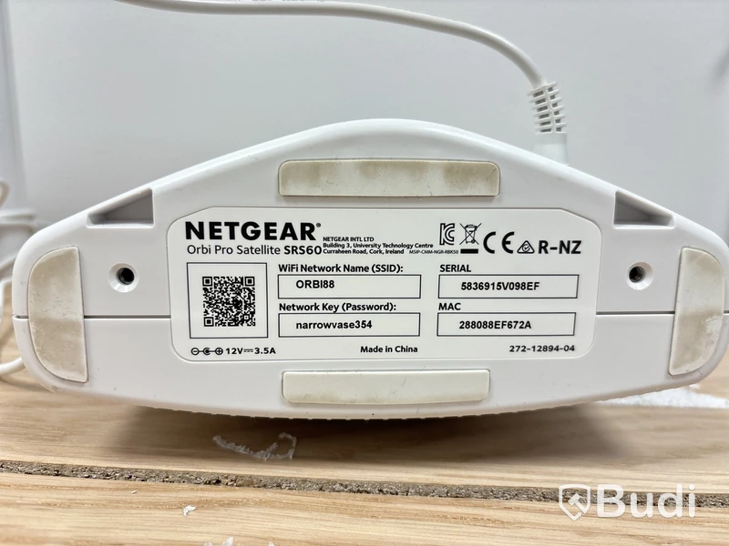 WiFi-förstärkare Netgear Orbi Pro SRS60 - 2 st - butiksdemo
