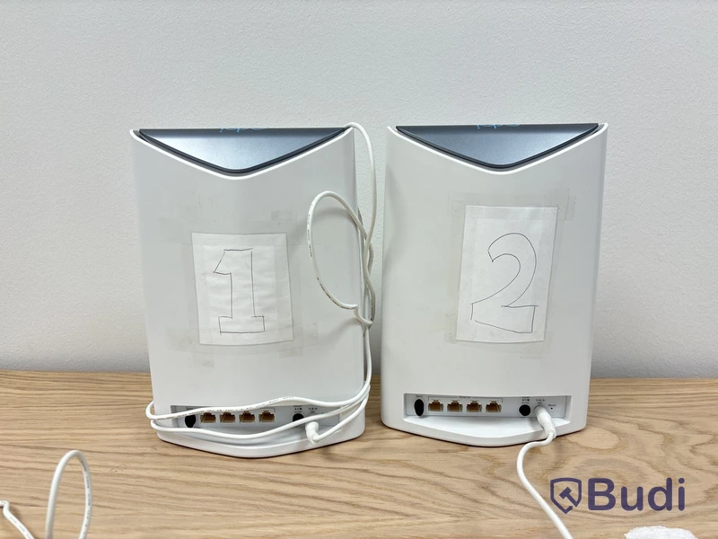 WiFi-förstärkare Netgear Orbi Pro SRS60 - 2 st - butiksdemo