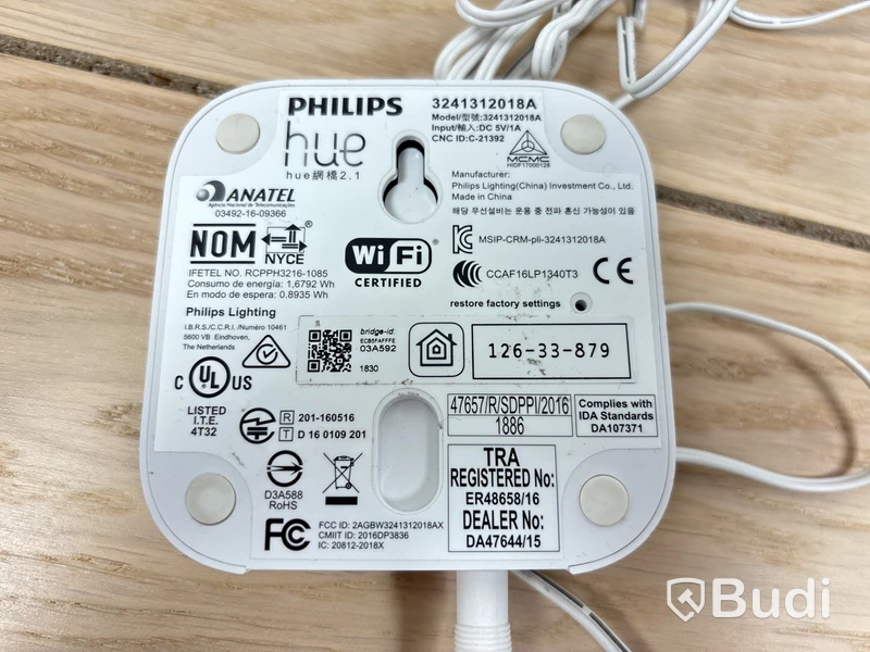 WiFi-förstärkare D-Link AX1800, smart glödlampa & Philips Hue