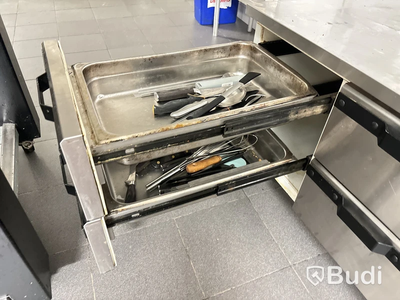 Rostfri bänk med 6 utdragslådor (saknar kompressor)