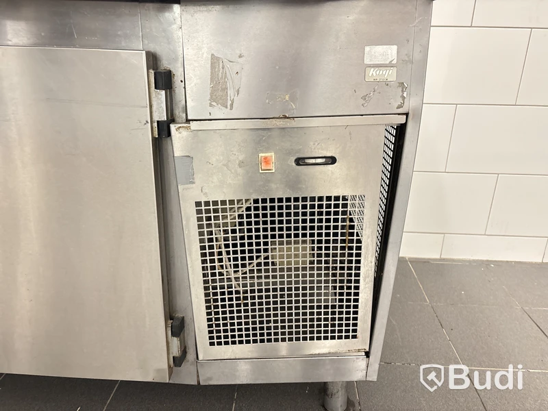 Kylbänk med inbygga kompressor