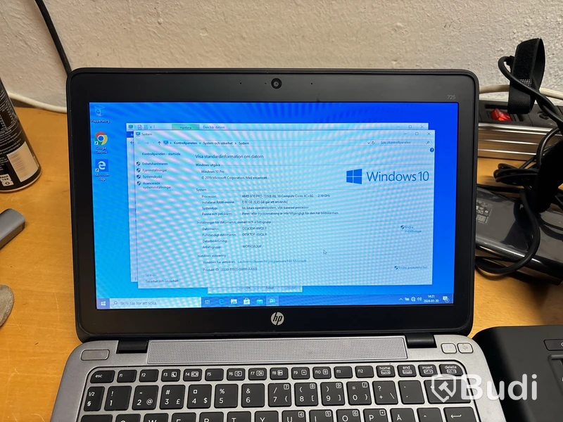 3st laptop med dockningsstationer.