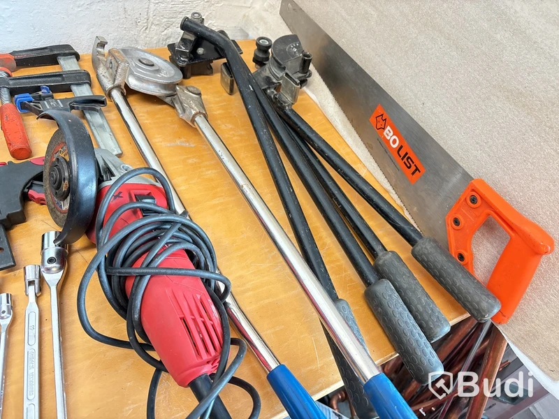 Rörbockar, kapar, verktyg, maskiner m.m.
