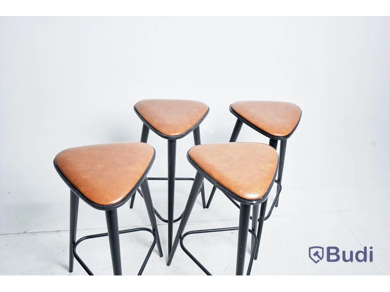 4 st. Barpallar – Fameg, Finn. Svartbetsad bok med läder. 75 cm