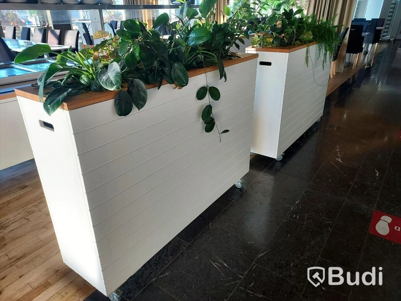 Blomstervagnar på hjul / Barbord 2st