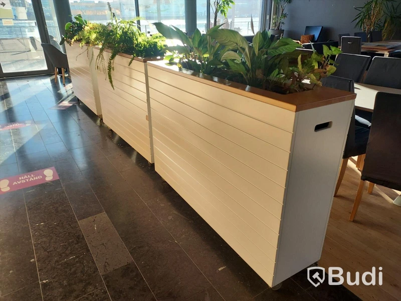 Blomstervagnar / Barbord 3st på hjul