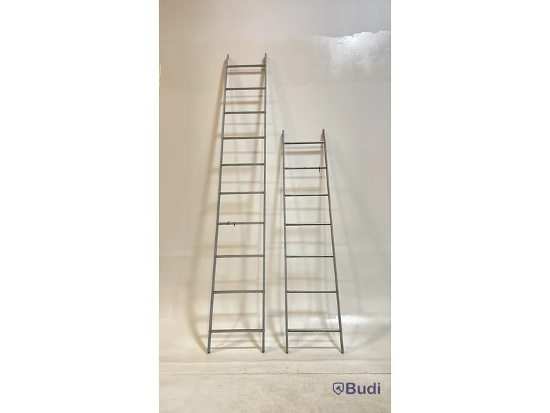 2 st Vägg- och takstege i stål, WIBE WTAK/V 2,1 och WIBE WTAK/V 3,0. Totalt ord. pris inkl. moms: ca 3700 kr